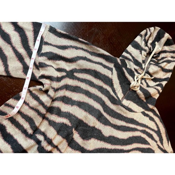 Fate Women's Hooded Sweater Long Sleeves Zebra Printed Tan Black Size Medium - Picture 6 of 8